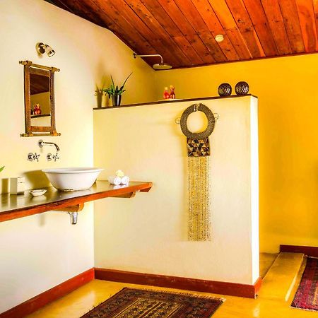 Entumoto Main Camp Hotel Ololaimutiek Екстериор снимка