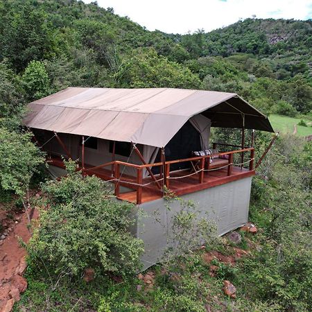 Entumoto Main Camp Hotel Ololaimutiek Екстериор снимка