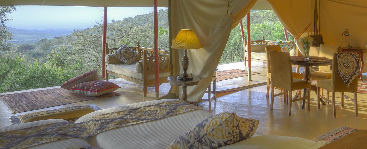 Entumoto Main Camp Hotel Ololaimutiek Екстериор снимка